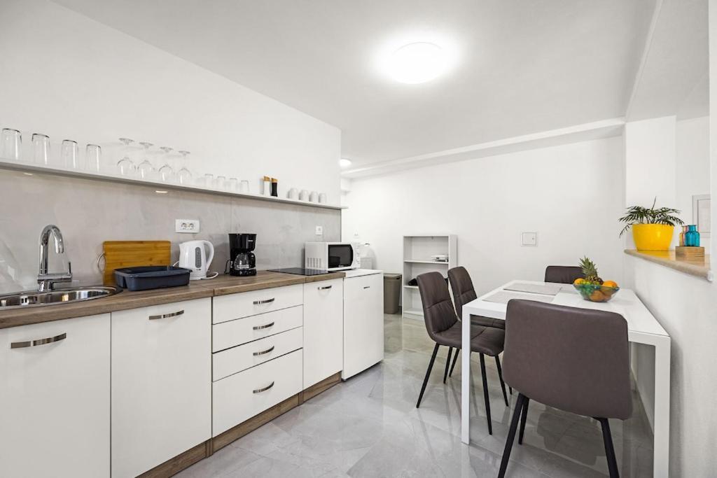 Apartment Olive Garden Near Pula 3 Km From Center And Only 4 Km From The Beach For 4 Persons Экстерьер фото