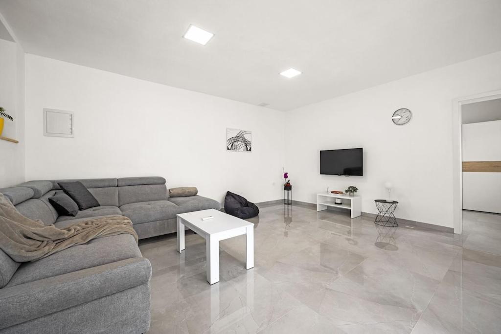 Apartment Olive Garden Near Pula 3 Km From Center And Only 4 Km From The Beach For 4 Persons Экстерьер фото