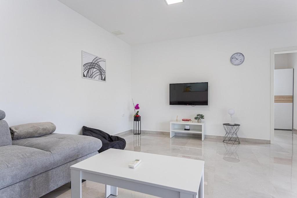 Apartment Olive Garden Near Pula 3 Km From Center And Only 4 Km From The Beach For 4 Persons Экстерьер фото