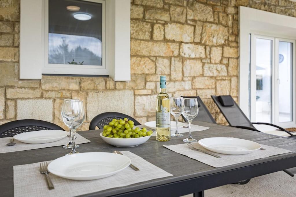 Apartment Olive Garden Near Pula 3 Km From Center And Only 4 Km From The Beach For 4 Persons Экстерьер фото